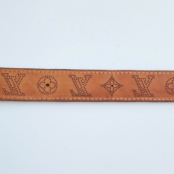 LOUIS VUITTON - AUTHENTIC LV METALLIC SILVER LEATHER PERFORATED MAHINA BELT - Picture 14 of 15